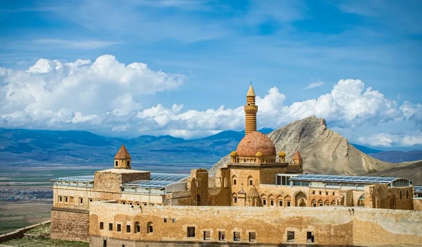 İshak Paşa Sarayı’nı UNESCO listesine taşıyacak proje başlatıldı