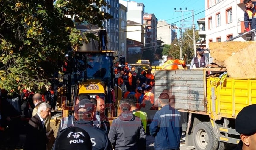 Gebze'de çöken binadan 1 kişi sağ olarak çıkartıldı!
