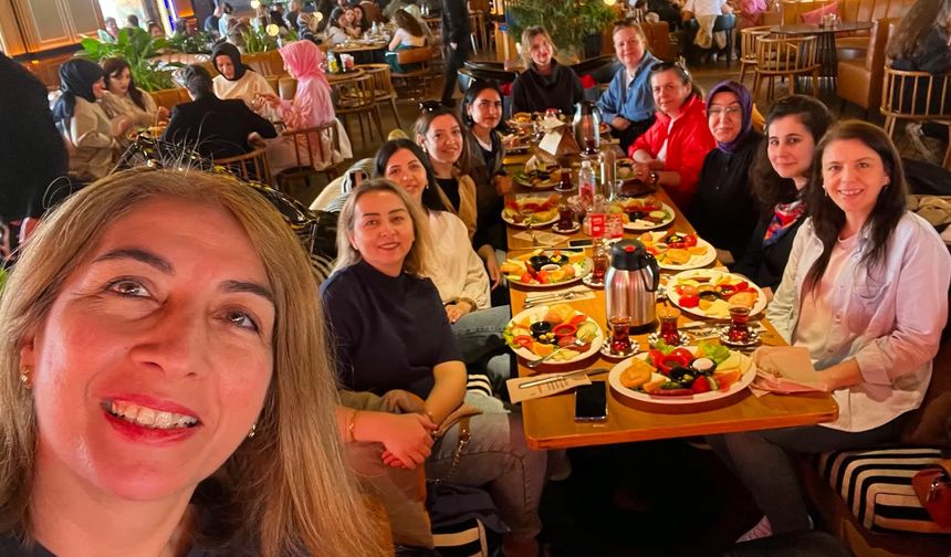 YouTube’da Büyük İlgi Gören Klip: "Sevdan Olmasa" ile Öğretmenlik Onurlandırıldı