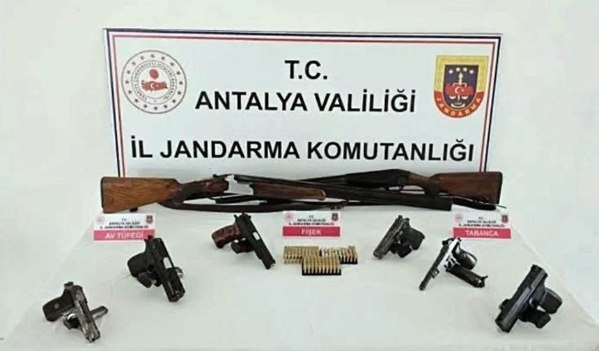 Antalya’da silah ve kaçak tütün operasyonu: Serik ve Kepez’de yakalandılar!