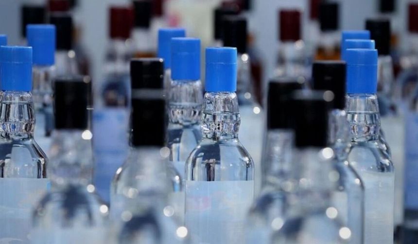 Antalya’da 4 bin 663 litre sahte ve kaçak alkol ele geçirildi