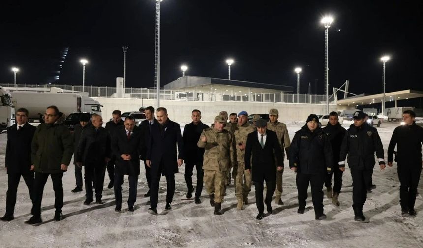 Gürbulak Sınır kapısında giriş-çıkışlar mercek altında