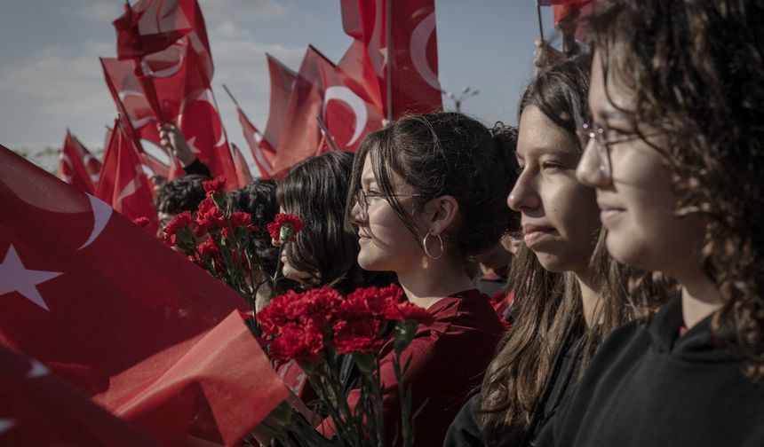 Okullarda İkinci Dönem “Bayrak Sevgisi” Temasıyla Başlıyor