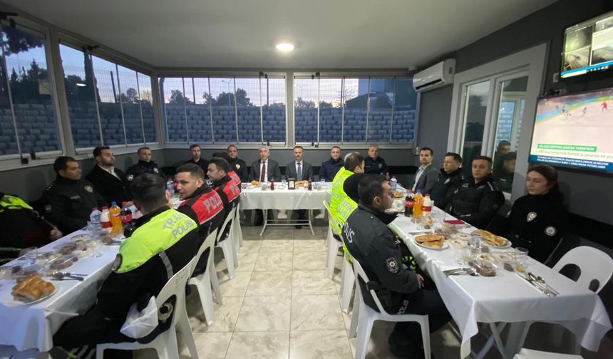 Vali İlhami Aktaş, Gebze Uygulama Noktasında İftar Yaptı