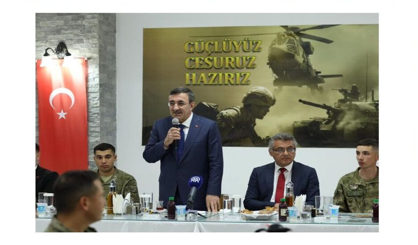 Cevdet Yılmaz KKTC’de Mehmetçik İle İftarda Buluştu