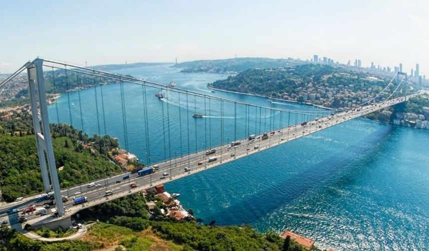 İstanbul Boğazı’nda Sis Engeli: Gemi Trafiği Çift Yönlü Askıya Alındı