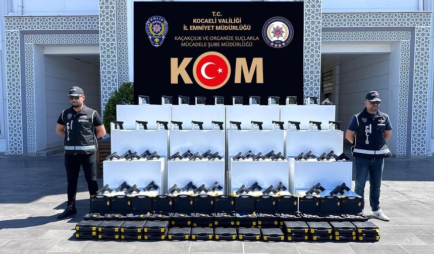 TEM’de Nefes Kesen Operasyon: Araçtan 60 Tabanca Çıktı