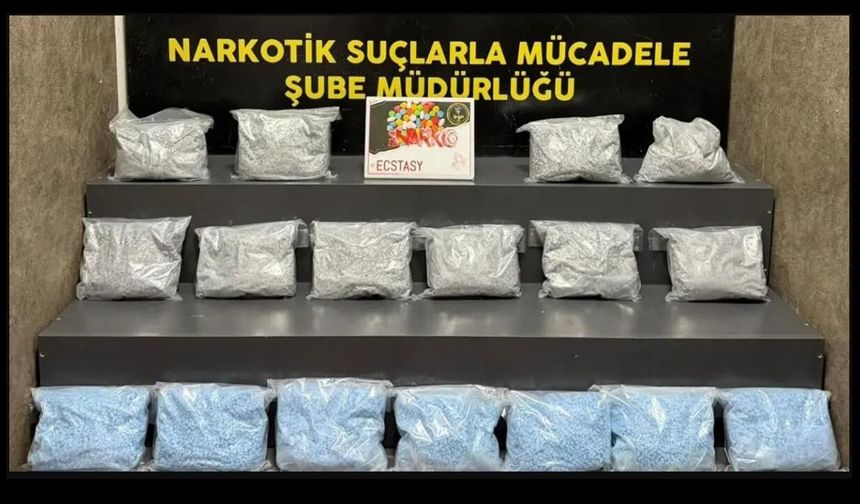 İzmir’de uyuşturucu operasyonu: 101 bin hap ele geçirildi