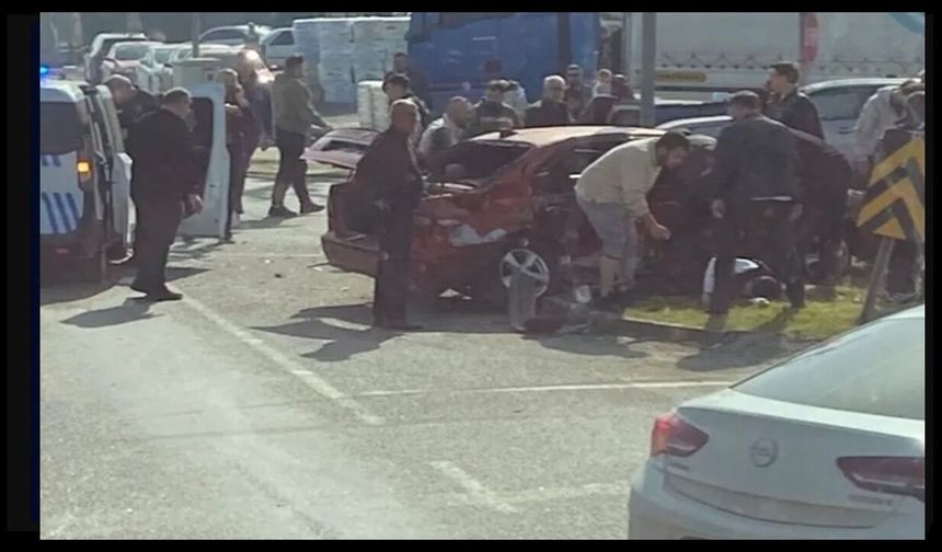 Düzce Olimpiyat Kavşağı’nda trafik kazası: 1 yaralı