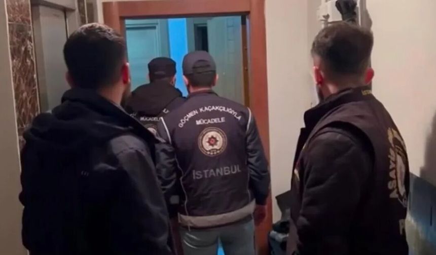 Sahte belgelerle ikamet izni aldıran 51 şüpheli yakalandı