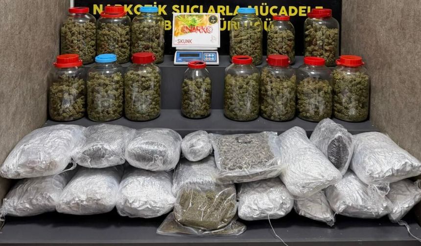 İzmir’de Dev Uyuşturucu Operasyonu: 60 Kilo Madde Ele Geçirildi