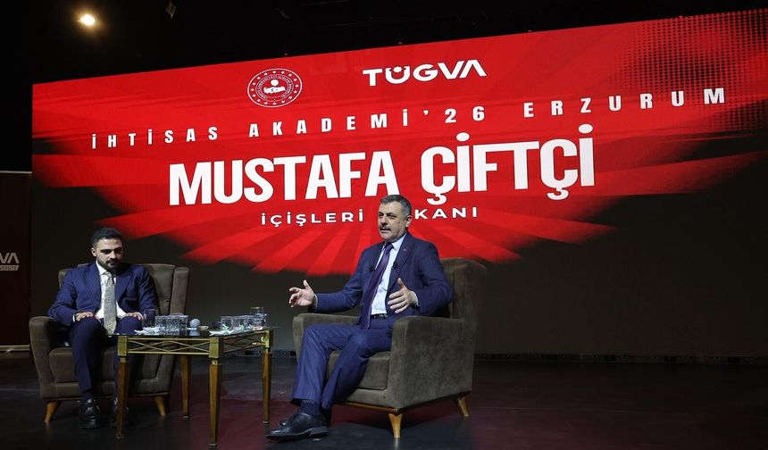 İçişleri Bakanı Mustafa Çiftçi Erzurumlu Gençlerle Bir Araya Geldi