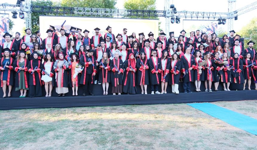 GTÜ'de 2025-2026 Akademik Yılı Mezuniyet Coşkusu Yaşandı