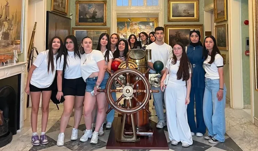İzmir'de bin liseli genç müzelerle tanıştı