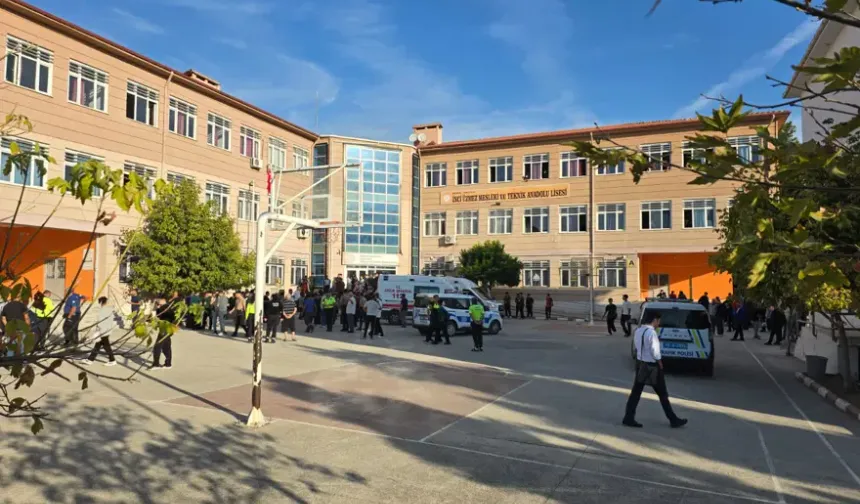 Turgutlu’da Okul Önünde Silahlı Saldırı Düzenleyen Şüpheli Öğrenci Yakalandı