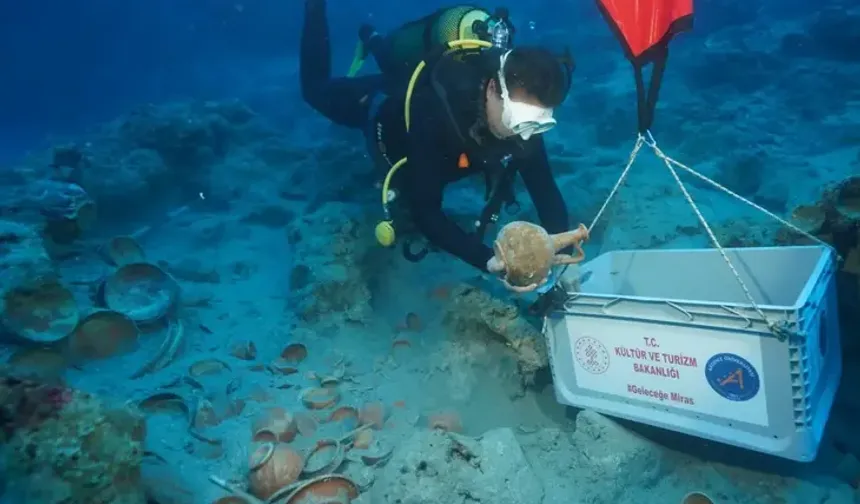 Antalya Adrasan Açıklarında 2100 Yıllık Batık Gün Yüzüne Çıkarıldı