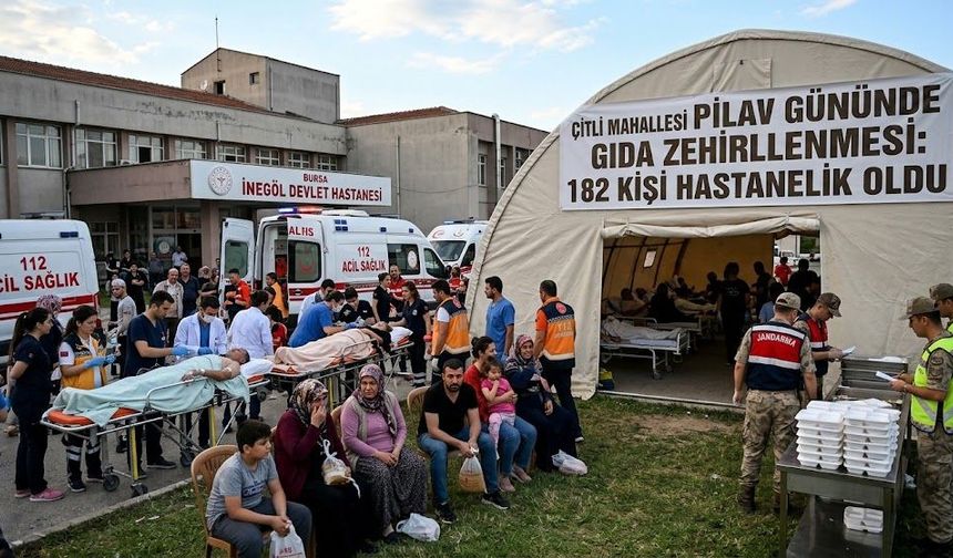Bursa’da Pilav İkramı Sonrası Hastanelere Başvurdular: 182 Kişi Etkilendi