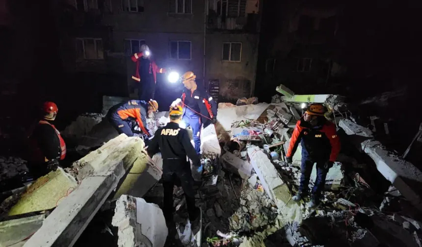 Zonguldak’ta bina çökmesi: Enkaz altındaki vatandaşın cansız bedenine ulaşıldı