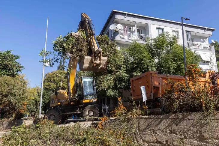 İzmir Yağışlara Hazırlanıyor! Derelerde Taşkın Mesaisi